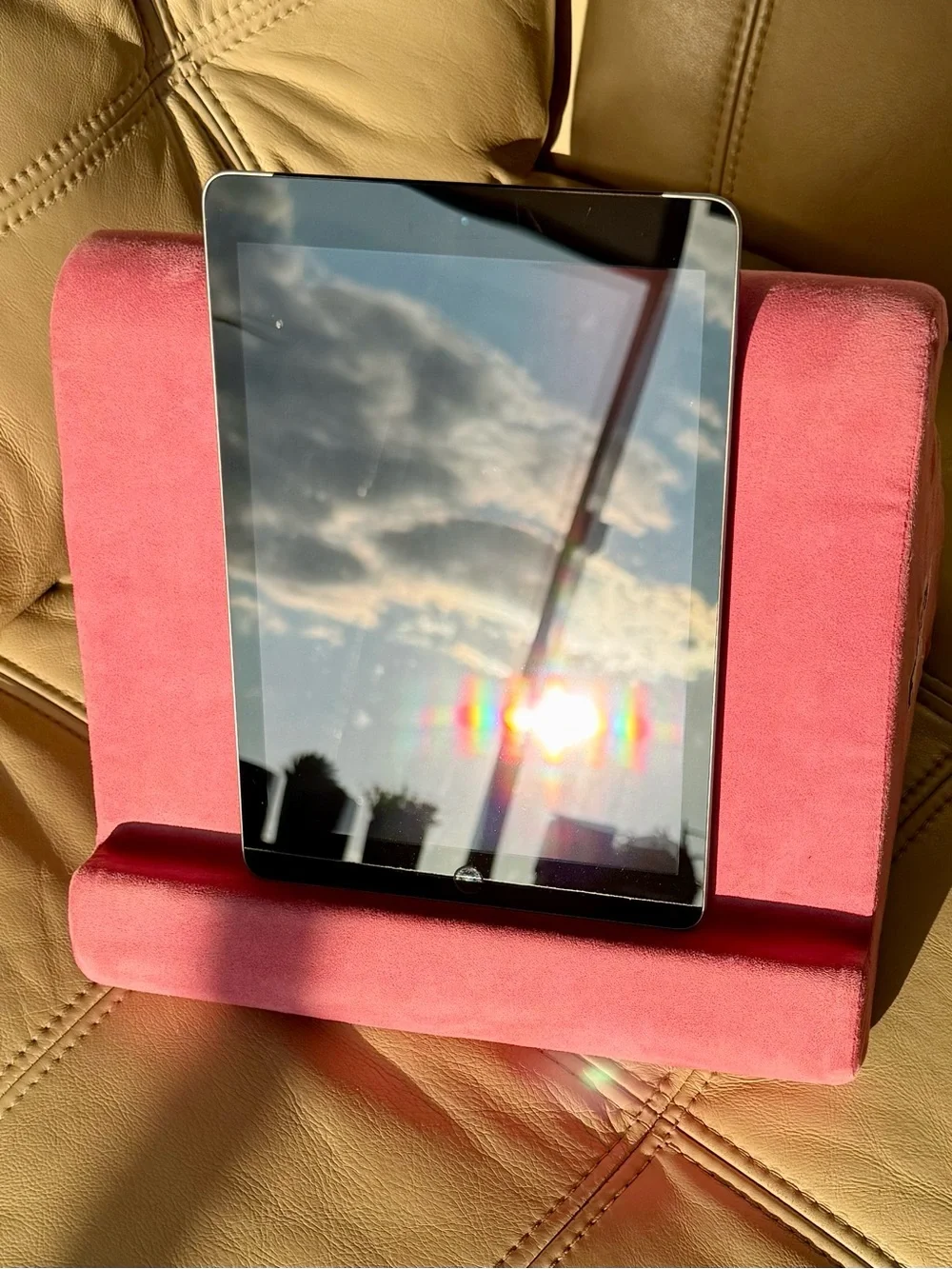 FLIPPY Pink Stand pillow for iPad iPhone. 3 ways to use; Excellent condition. - Picture 9 of 9